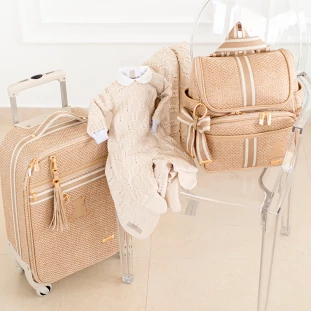 Kit Maternidade Mala de Rodinhas e Mochila 2 em 1 Glam Tressê com Saída Maternidade Dubai Bege