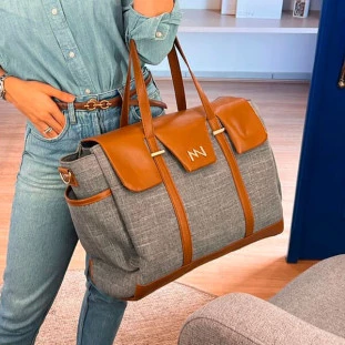 Bolsa Maternidade Cleo Linho Cinza com Caramelo