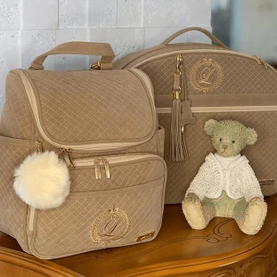 Kit Maternidade Mala e Mochila 2 em 1 Master Luxo Camurça Bege